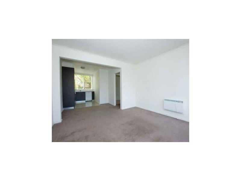 2/42 Milton Street, Elwood VIC 3184