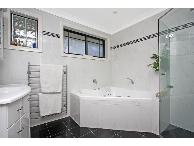 10 Koorangi Avenue, Elanora Heights NSW 2101