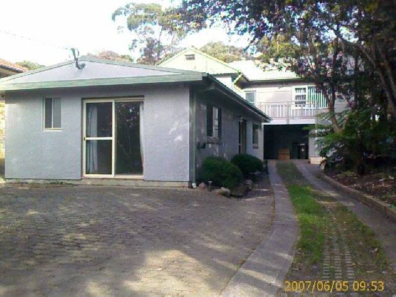 24 THE CRESCENT, North Narrabeen NSW 2101