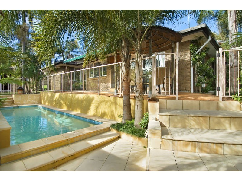 1a Carpenter Crescent, Warriewood NSW 2102