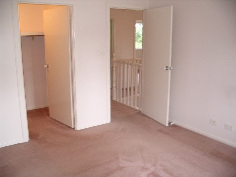 2 BERT CLOSE, Warriewood NSW 2102