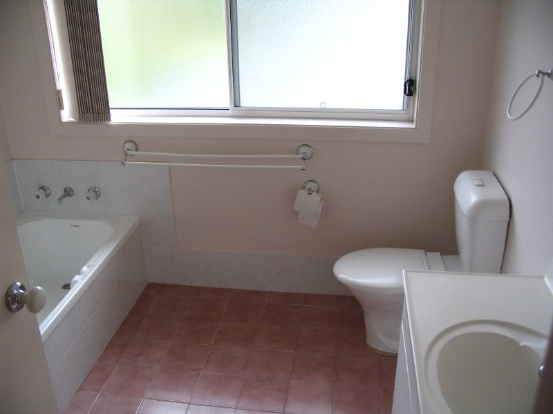 2 BERT CLOSE, Warriewood NSW 2102