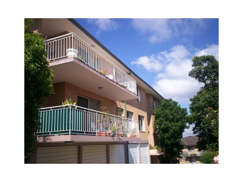 2/10 CAVILL STREET, Freshwater NSW 2096