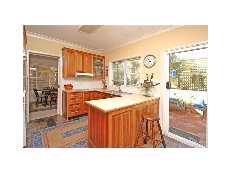 16 KOORANGI AVENUE, Elanora Heights NSW 2101