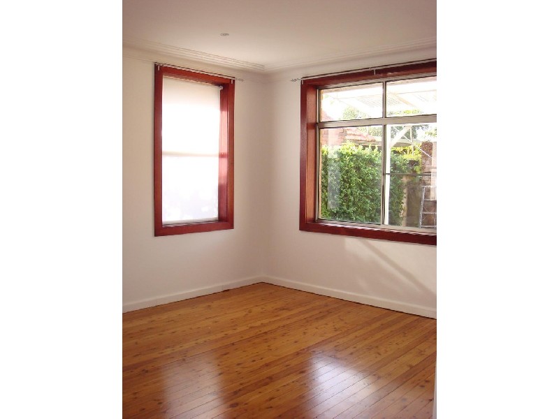 7 LAKESIDE CRESCENT, North Manly NSW 2100