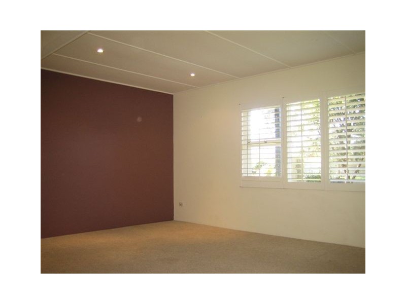 8 WIMBELDON AVENUE, Narrabeen NSW 2101