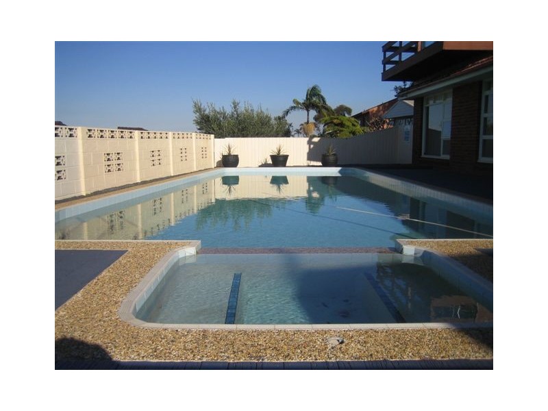 16 CORKERY CRESCENT, Allambie Heights NSW 2100