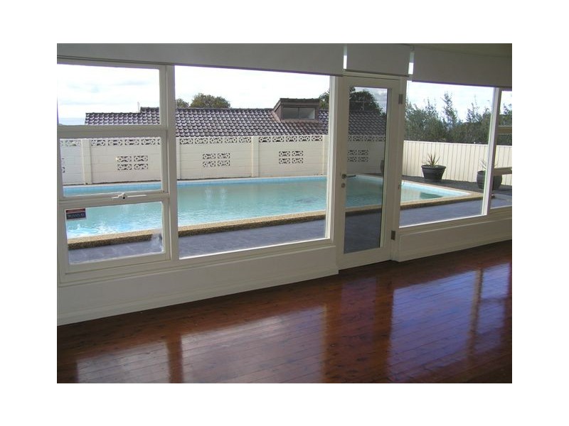 16 CORKERY CRESCENT, Allambie Heights NSW 2100