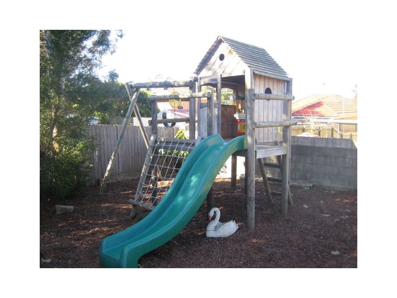 11 EDWARD STREET, Narraweena NSW 2099