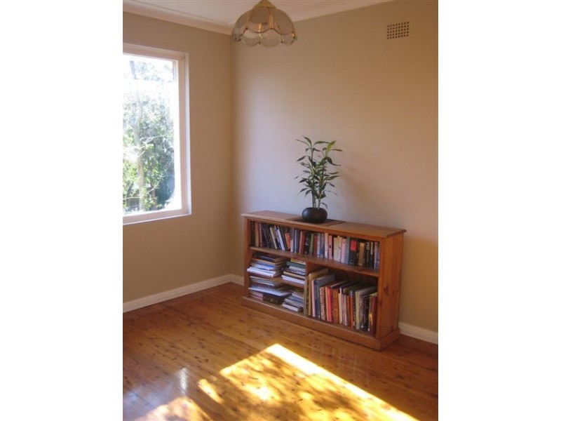 10 NENAUGH AVENUE, North Manly NSW 2100