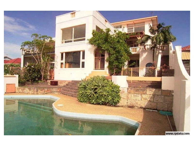 17 LOCH STREET, Curl Curl NSW 2096