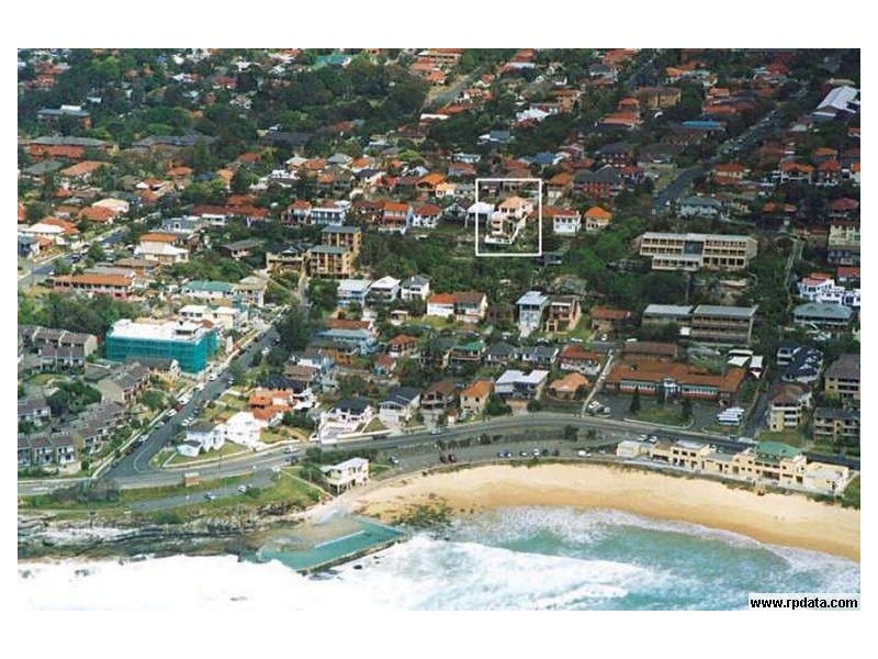 17 LOCH STREET, Curl Curl NSW 2096