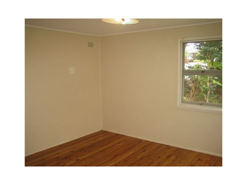 1 LANGDALE PLACE, Wheeler Heights NSW 2097