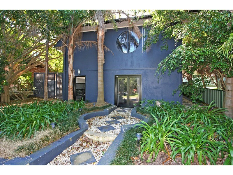 4 WARRIEWOOD ROAD, Warriewood NSW 2102