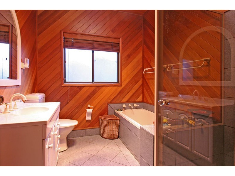 4 WARRIEWOOD ROAD, Warriewood NSW 2102