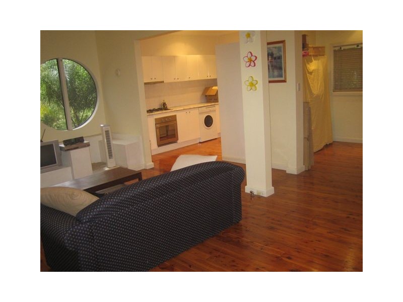 4 WARRIEWOOD ROAD, Warriewood NSW 2102