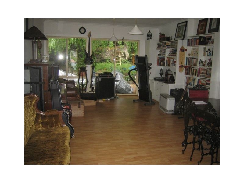 30 ADAMS STREET, Curl Curl NSW 2096