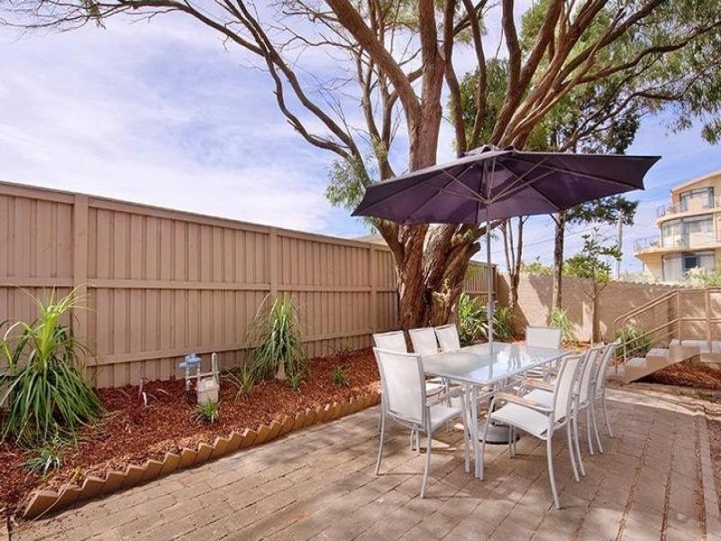 24a LAGOON STREET, Narrabeen NSW 2101