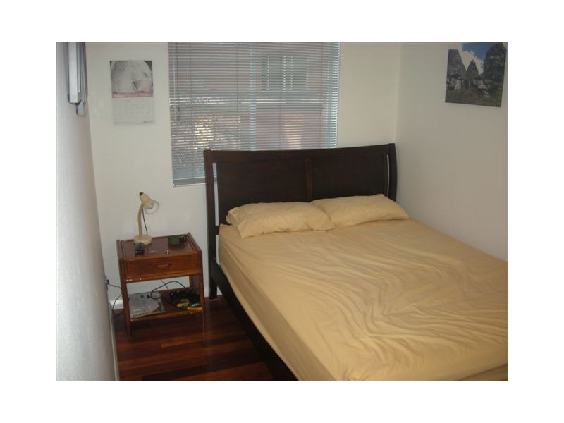 2/5 WAINE STREET, Freshwater NSW 2096