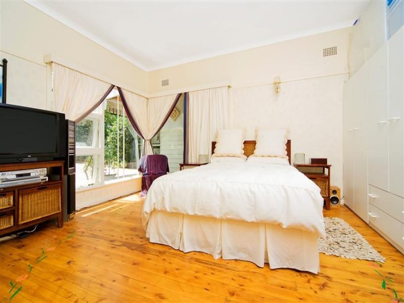 9  CHALMERS AVE, Beacon Hill NSW 2100