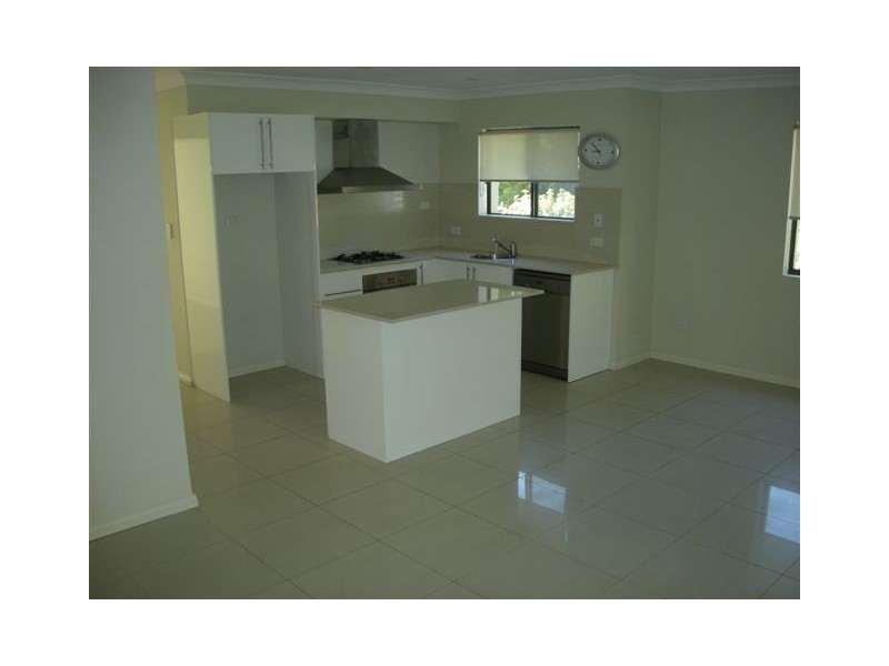 8 THE CRESCENT, North Narrabeen NSW 2101