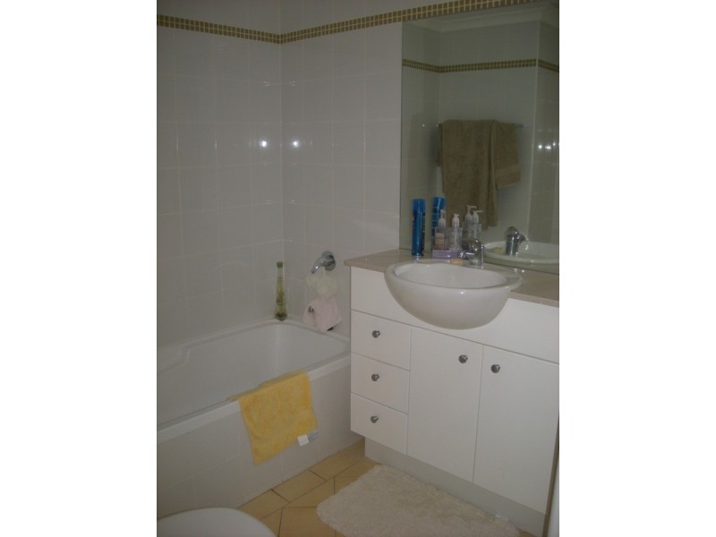 4/74-76 OLD PITTWATER ROAD, Brookvale NSW 2100