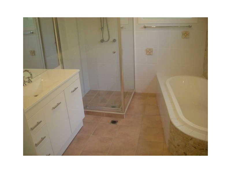 10 DE LAURET AVENUE, Newport NSW 2106