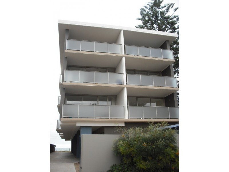 11/17 SURFVIEW ROAD, Mona Vale NSW 2103