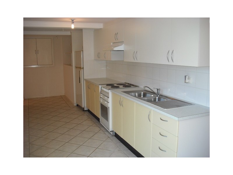 LWR 24 WARRI CLOSE, Narraweena NSW 2099