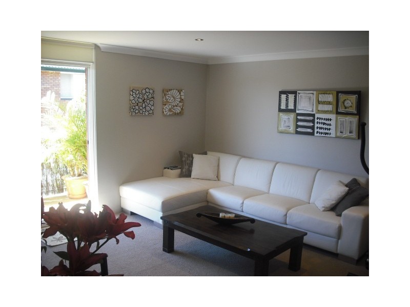 8/104 WYADRA AVENUE, Freshwater NSW 2096