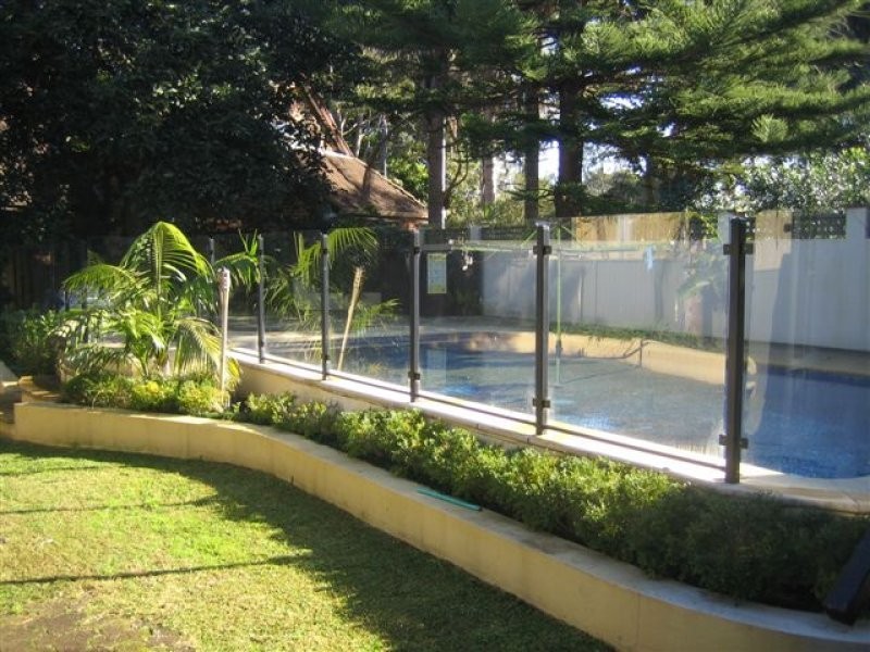 8 WIMBLEDON AVENUE, Narrabeen NSW 2101