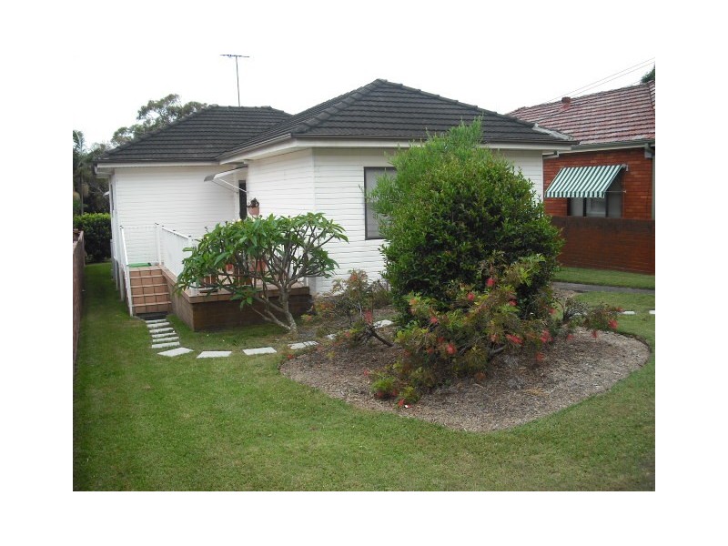 17 ADAMS STREET, Curl Curl NSW 2096