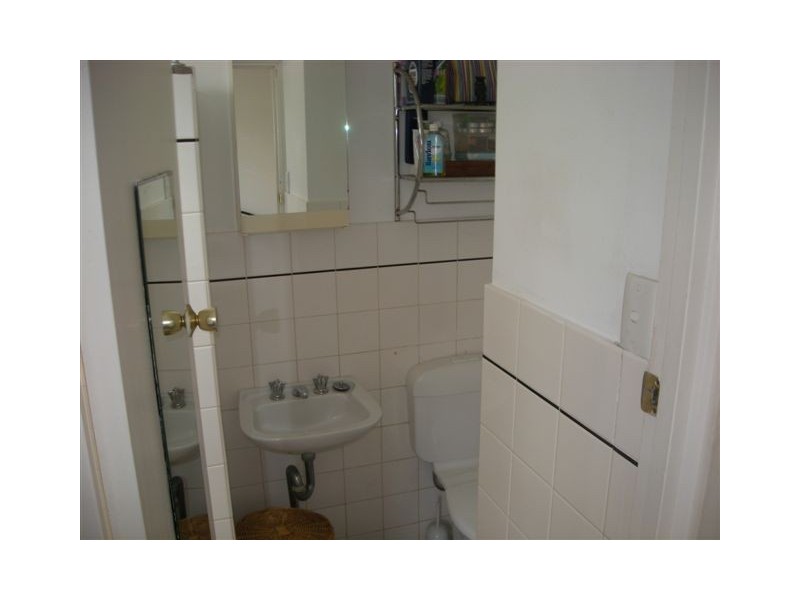 3/15  KOOLOORA AVENUE, Freshwater NSW 2096