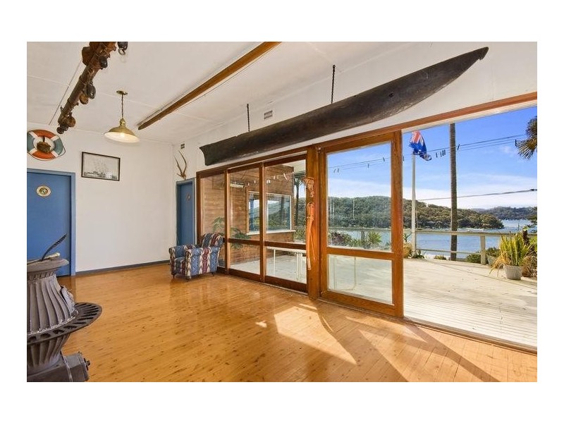 18 EASTVIEW ROAD, Church Point NSW 2105