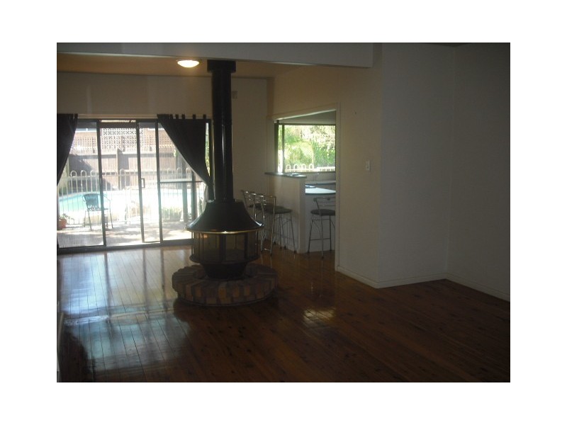 8 WANAKA PLACE, Belrose NSW 2085