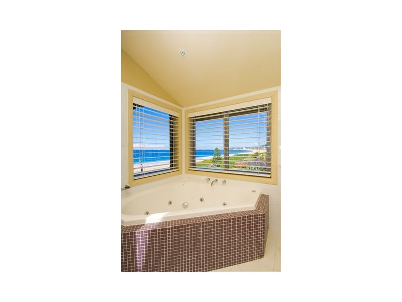 1 EMERALD STREET, Narrabeen NSW 2101