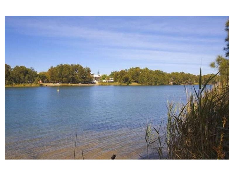 19 WIMBLEDON AVENUE, Narrabeen NSW 2101