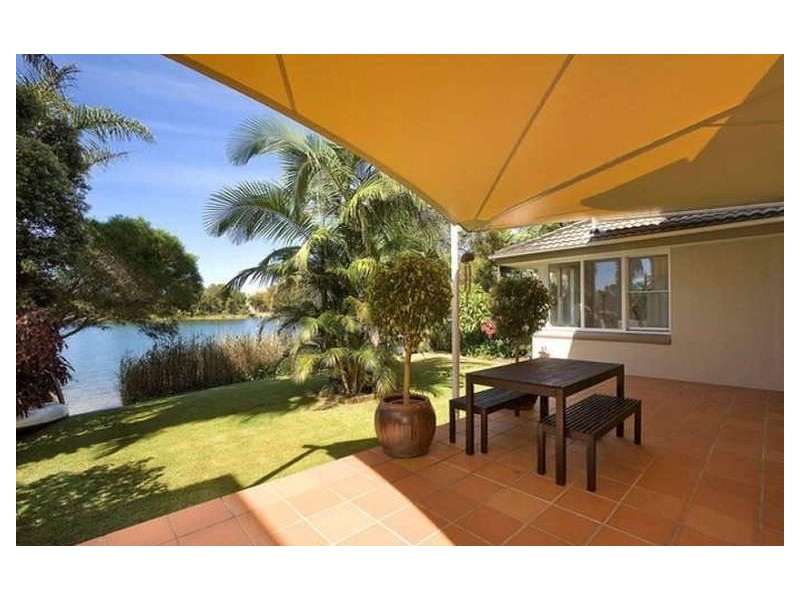 19 WIMBLEDON AVE, Narrabeen NSW 2101