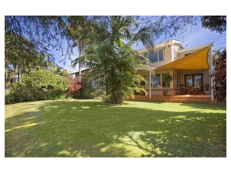 19 WIMBLEDON AVENUE, Narrabeen NSW 2101