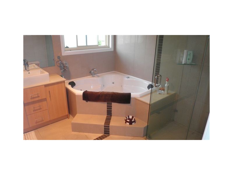 12 PARAMOUNT CLOSE, Belrose NSW 2085