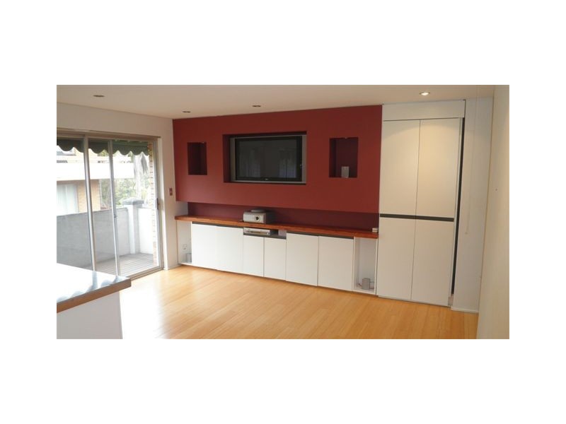 8/80 WYADRA AVENUE, Freshwater NSW 2096