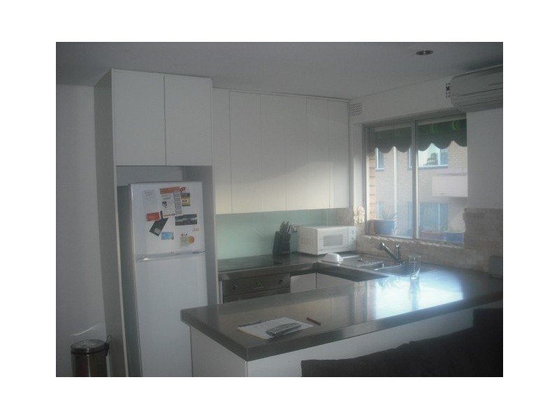 8/80 WYADRA AVENUE, Freshwater NSW 2096