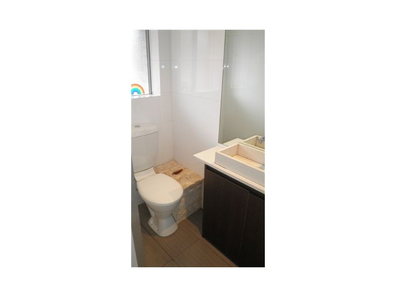 8/80 WYADRA AVENUE, Freshwater NSW 2096