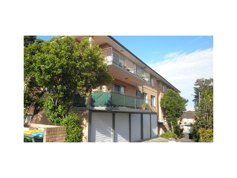 2/10 CAVILL STREET, Freshwater NSW 2096