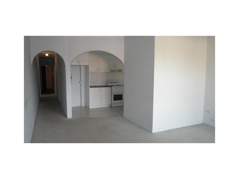 2/10 CAVILL STREET, Freshwater NSW 2096