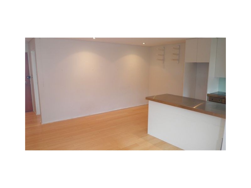 8/80 WYADRA AVENUE, Freshwater NSW 2096