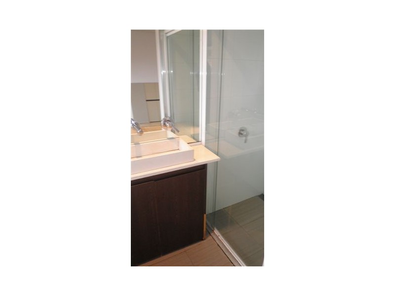 8/80 WYADRA AVENUE, Freshwater NSW 2096