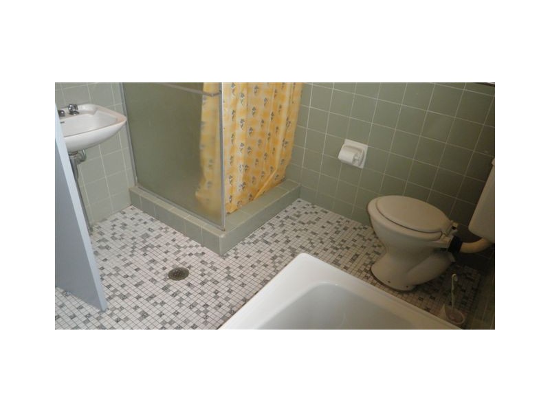 12 FAIRWAY CLOSE, Manly Vale NSW 2093