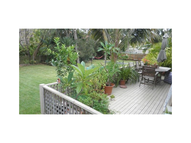 62a GONDOLA ROAD, North Narrabeen NSW 2101