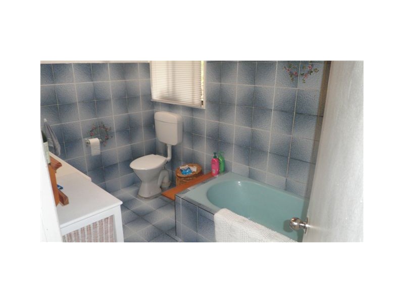 62a GONDOLA ROAD, North Narrabeen NSW 2101